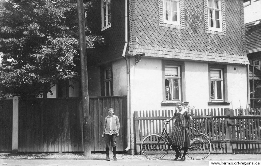 Wohnhaus der Familie Himmelreich Hermsdorf, Naumburger Str. 2 um 1925.
